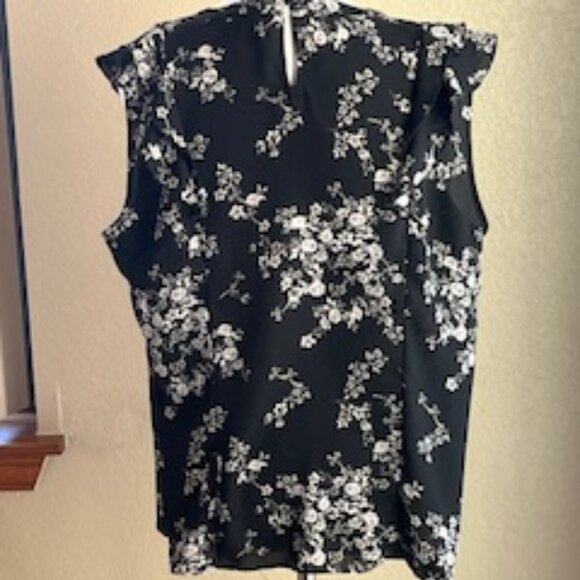 Elle Large sleeveless top. Large, Black, Grey, and White. - Picture 2 of 5